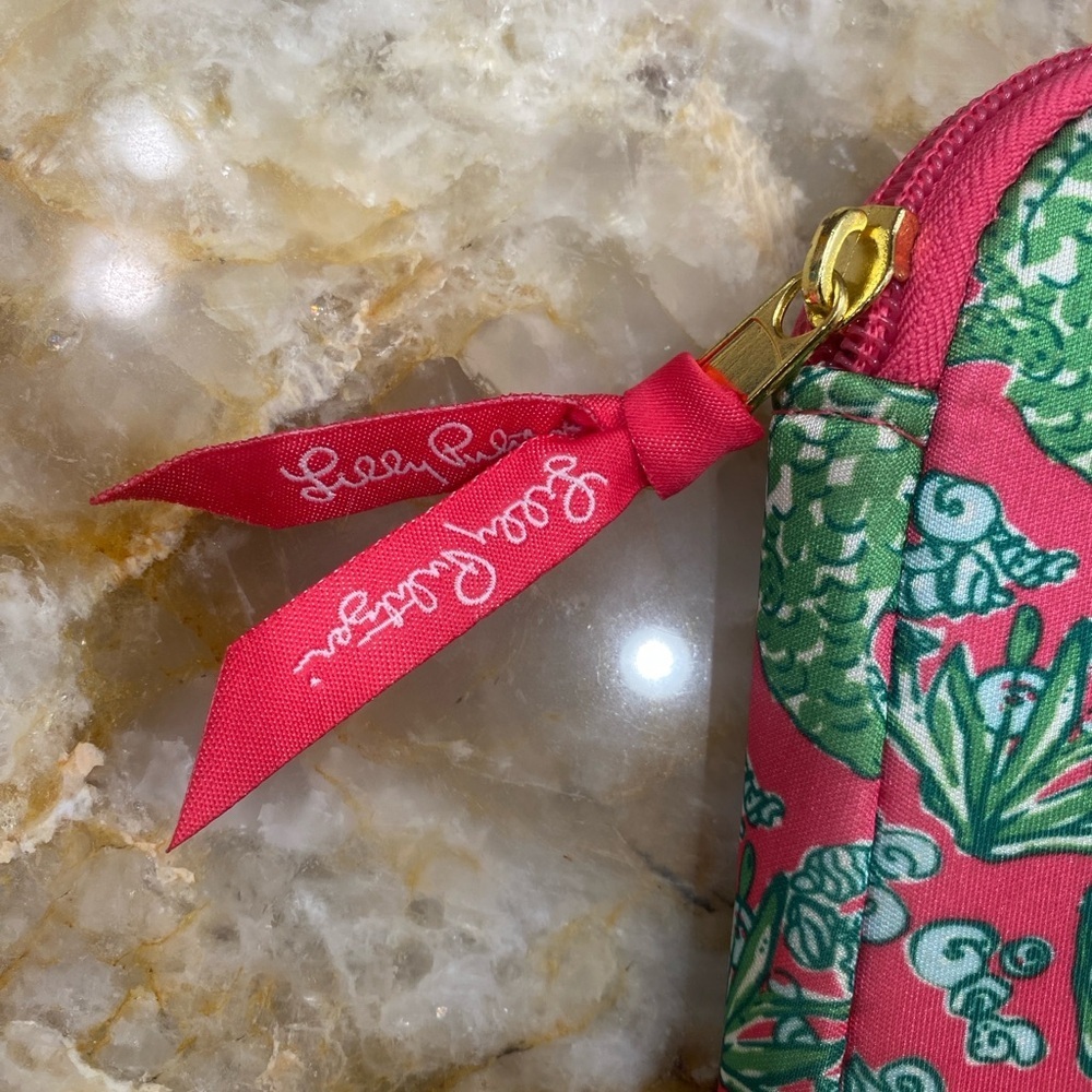 Lilly Pulitzer crocodile tablet sleeve pink  NWOT - Picture 3 of 6